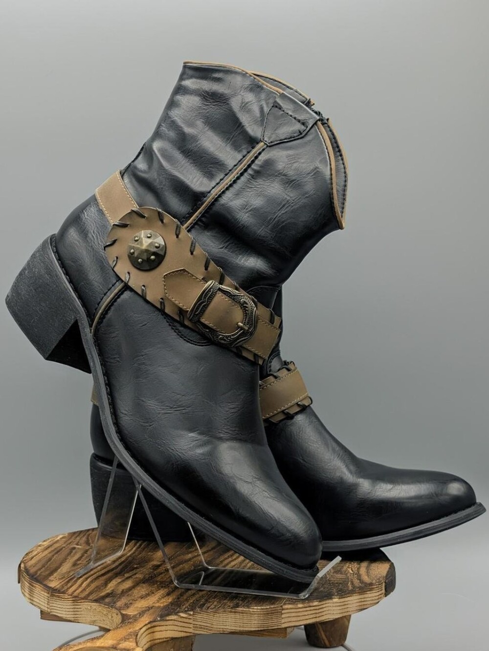 Pierre Dumas Black & Brown "Wilde" Western Ankle Booties Size 9